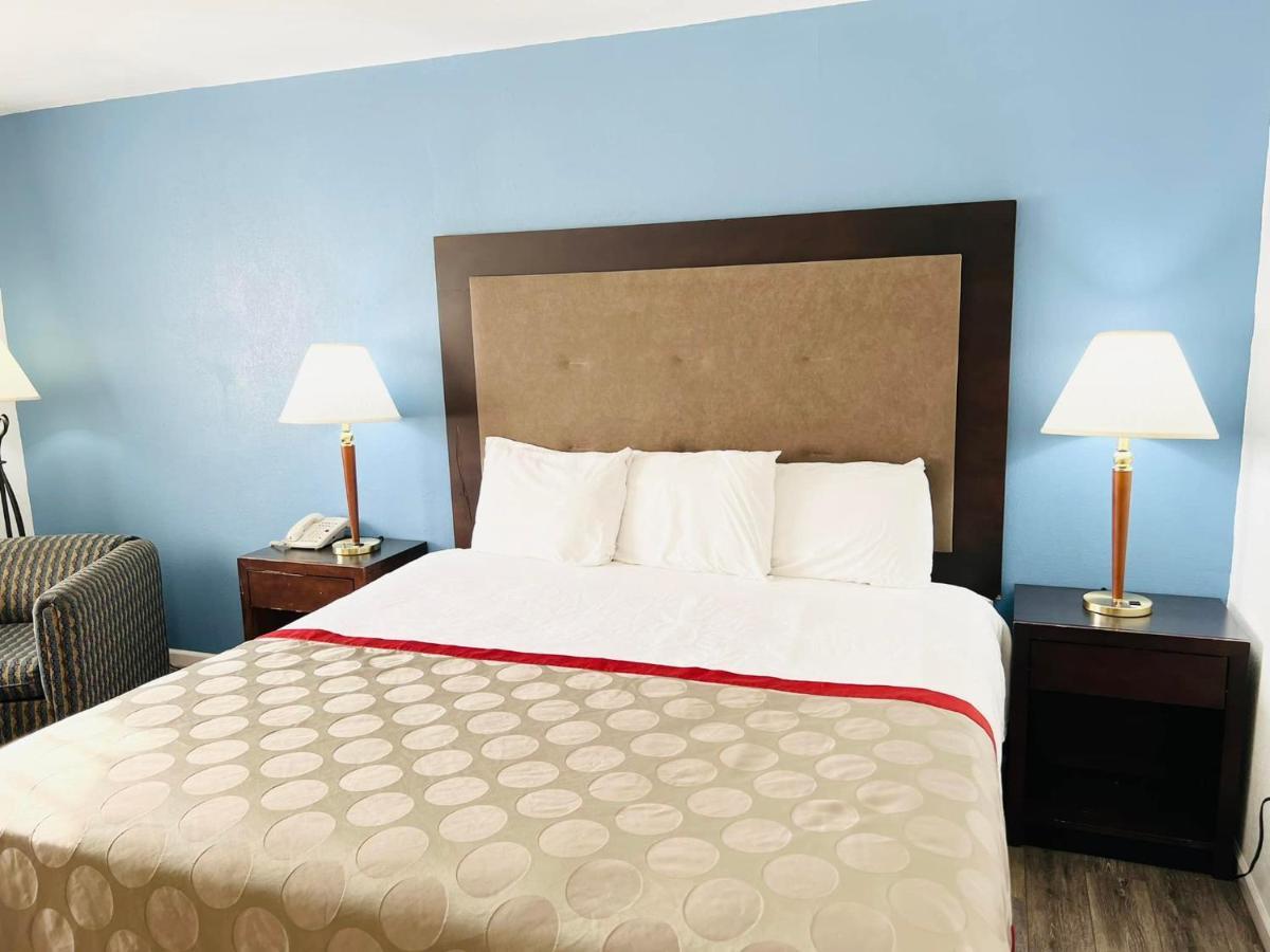 Super 8 By Wyndham Fort Scott Extérieur photo