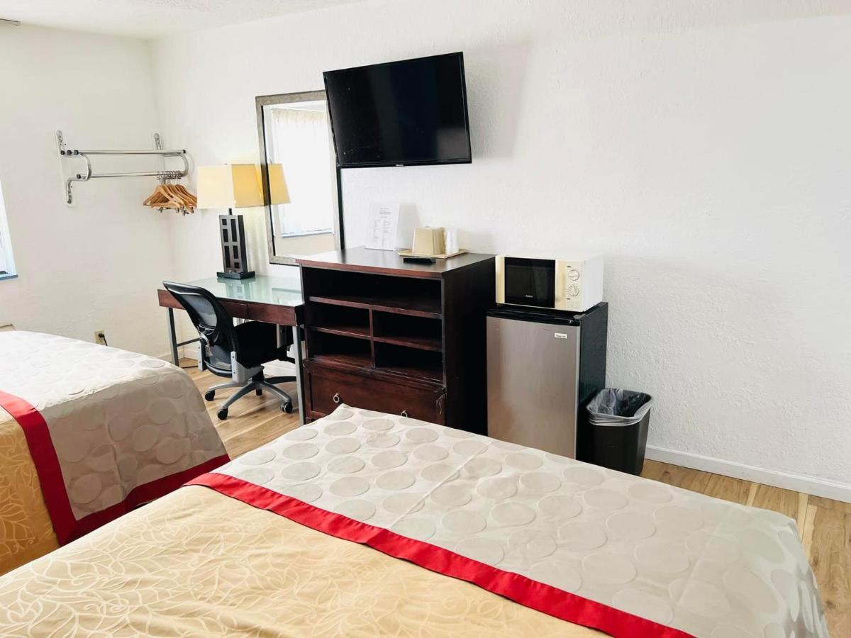 Super 8 By Wyndham Fort Scott Extérieur photo