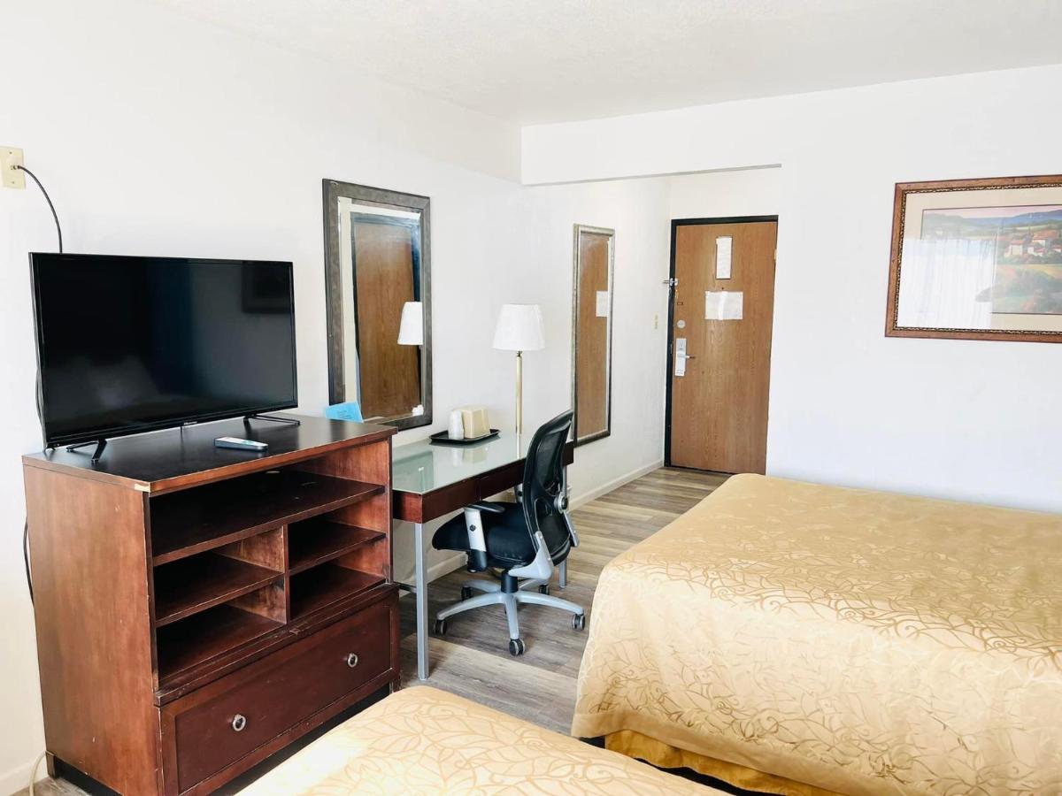 Super 8 By Wyndham Fort Scott Extérieur photo