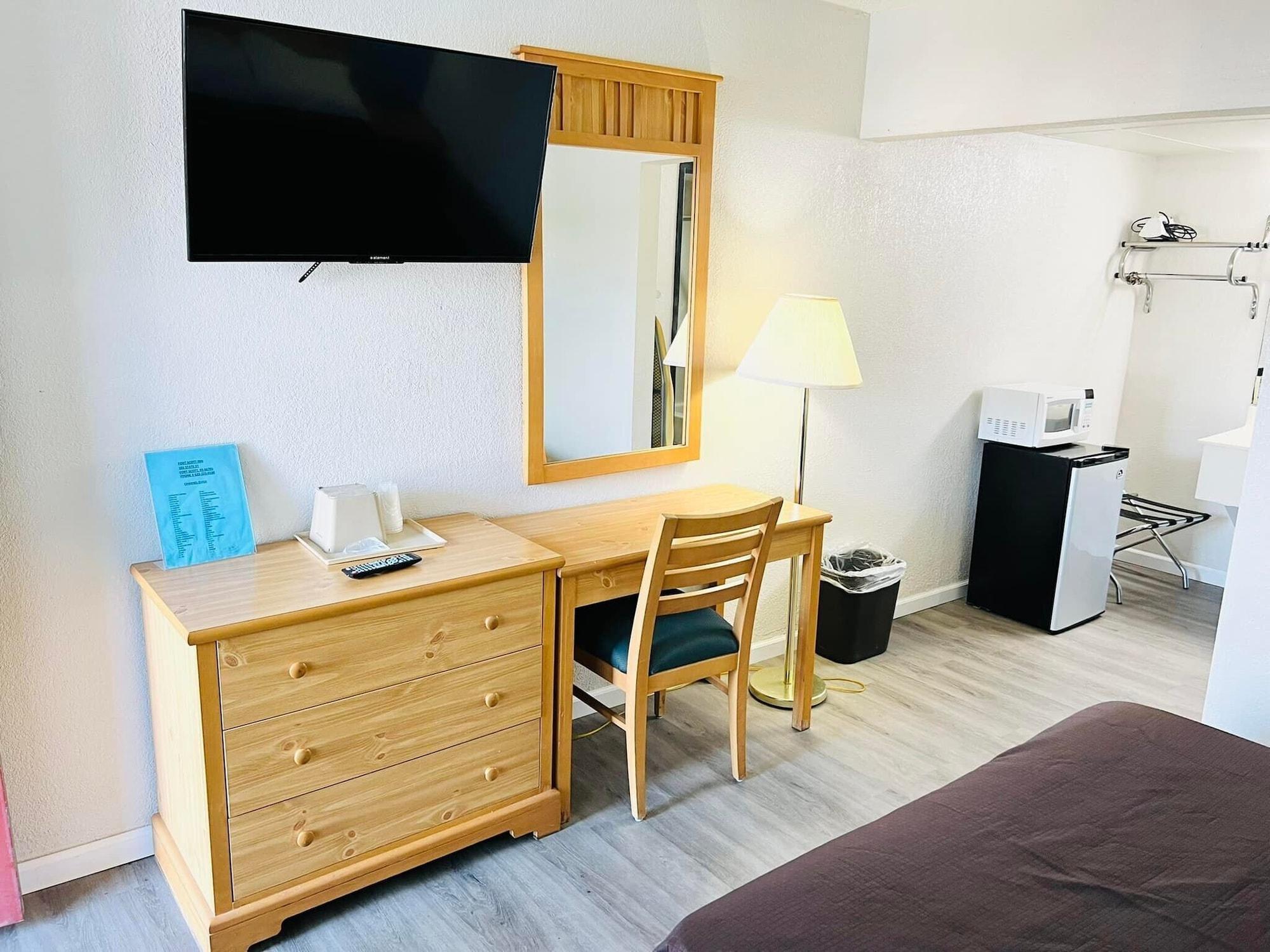 Super 8 By Wyndham Fort Scott Extérieur photo