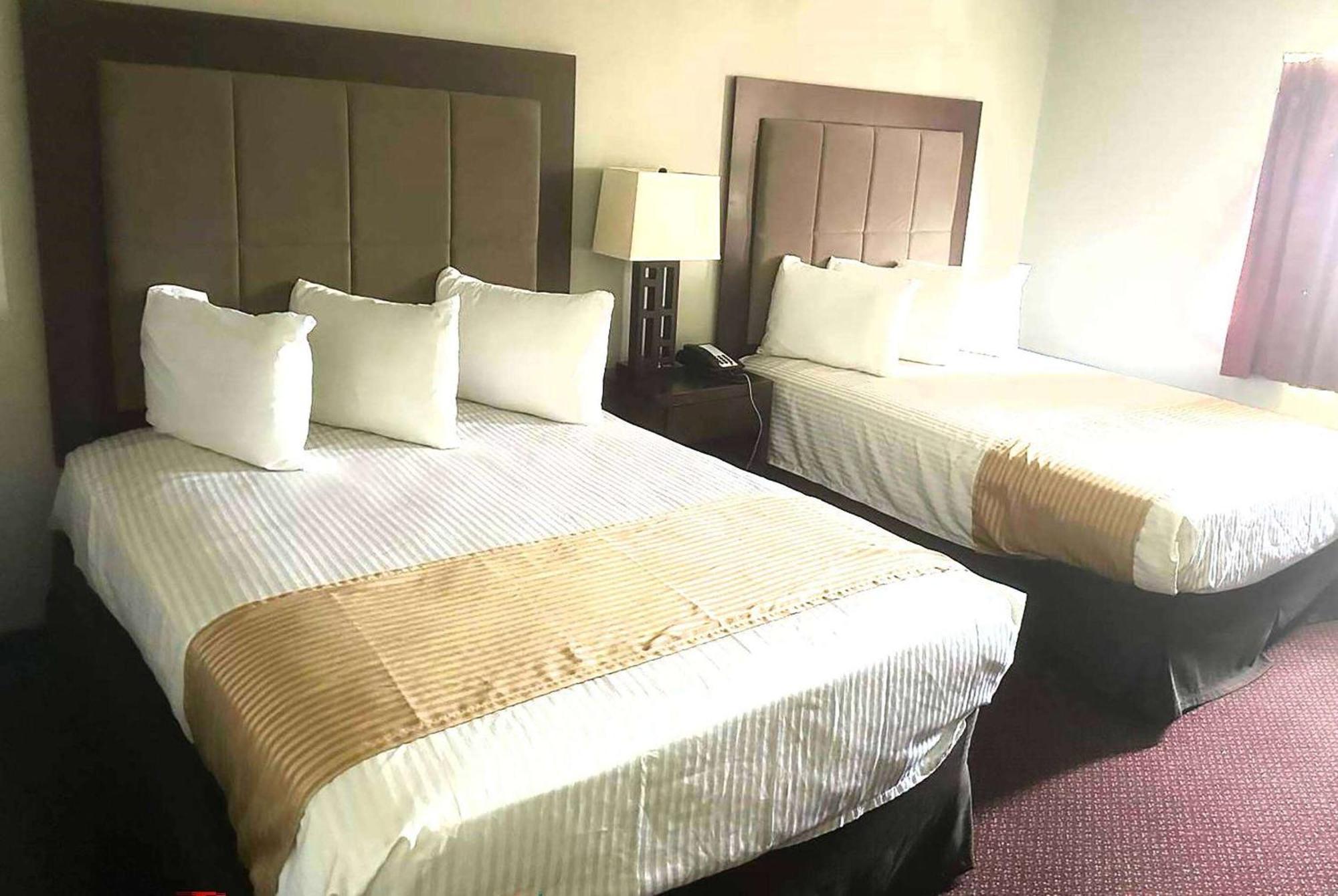 Super 8 By Wyndham Fort Scott Extérieur photo