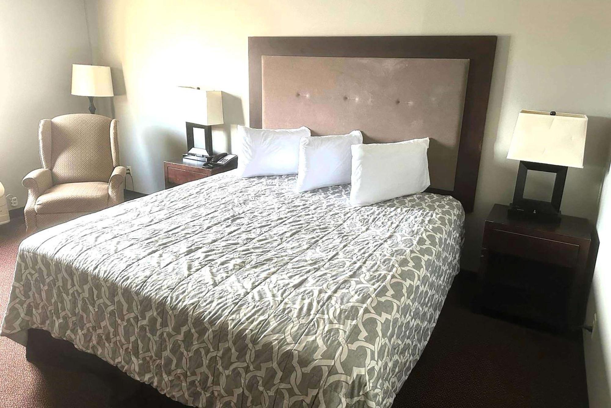 Super 8 By Wyndham Fort Scott Extérieur photo